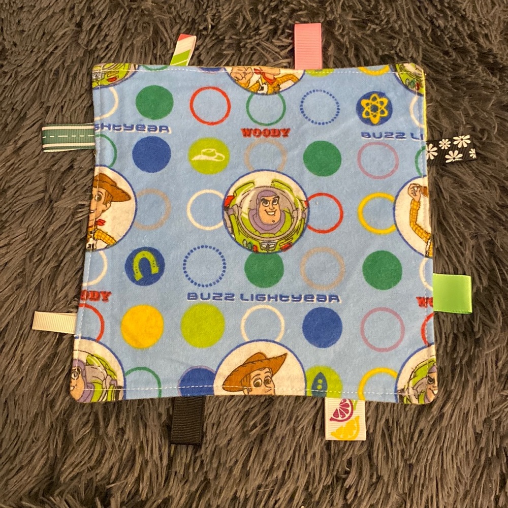 Crinkle tag toy -toy story print